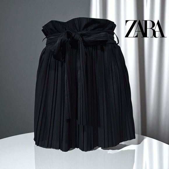 ZARA, Pleated Paperbag Mini Skirt With Bow, Medium, Black - Picture 1 of 7